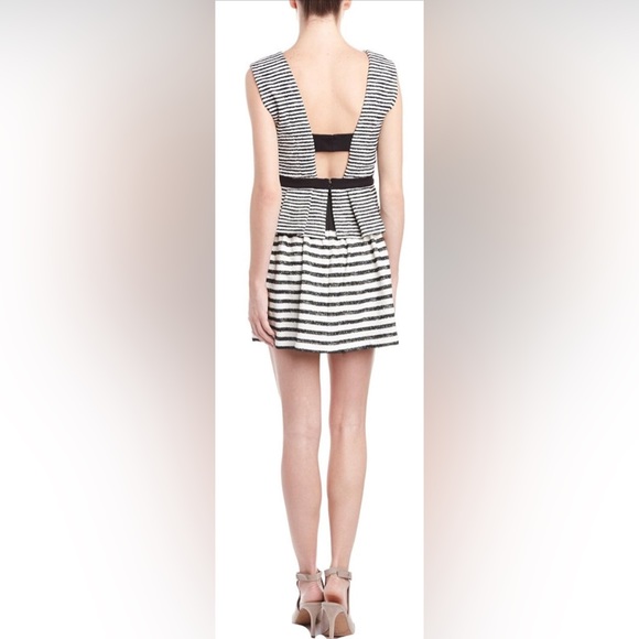 BCBGMaxazriaWomens Piper Striped V-neck dress with Peplum Size 08 - Picture 3 of 11